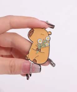 capybara met bloemen